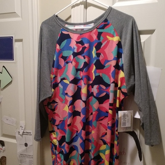 LuLaRoe Tops - LuLaRoe Woman's Shirt